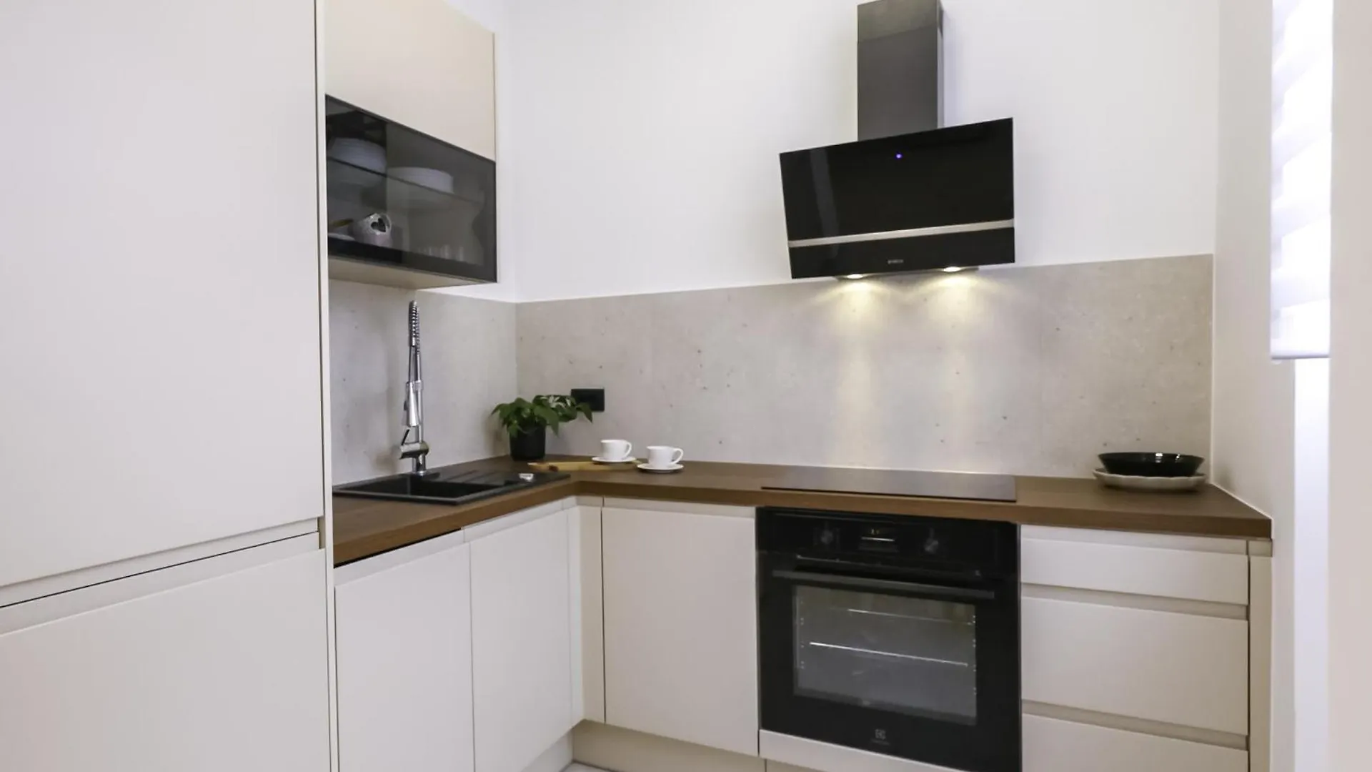 Apartman Lume Capi لابين شقة